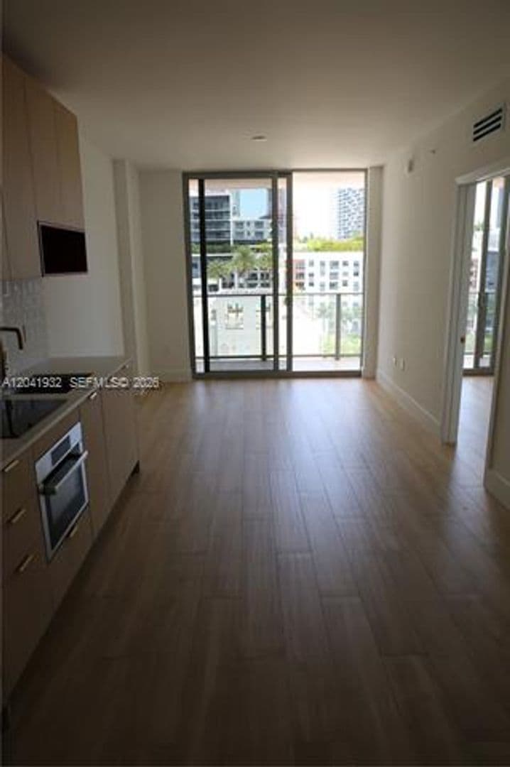 Miami Condo: 90 NE 32nd St cu-802