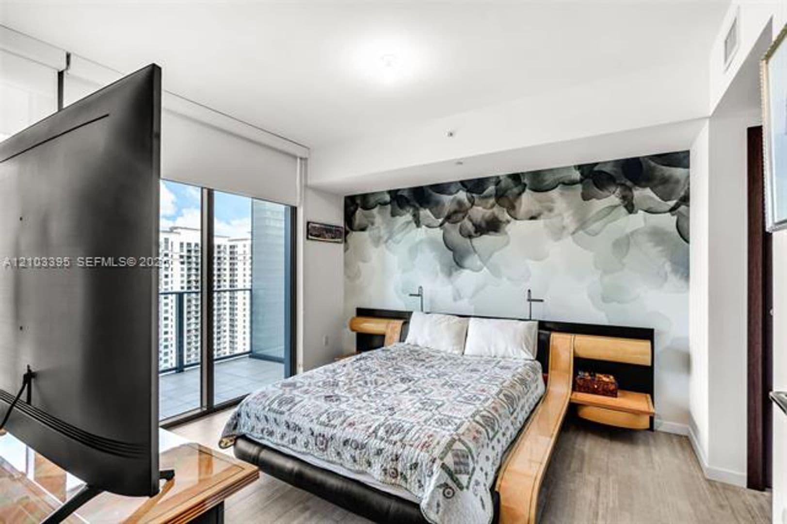 Miami Condo: 1000 Brickell Plz cu-3110