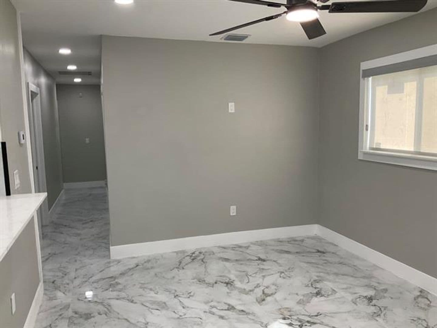 Hollywood House: 5540 Mayo St # 5540