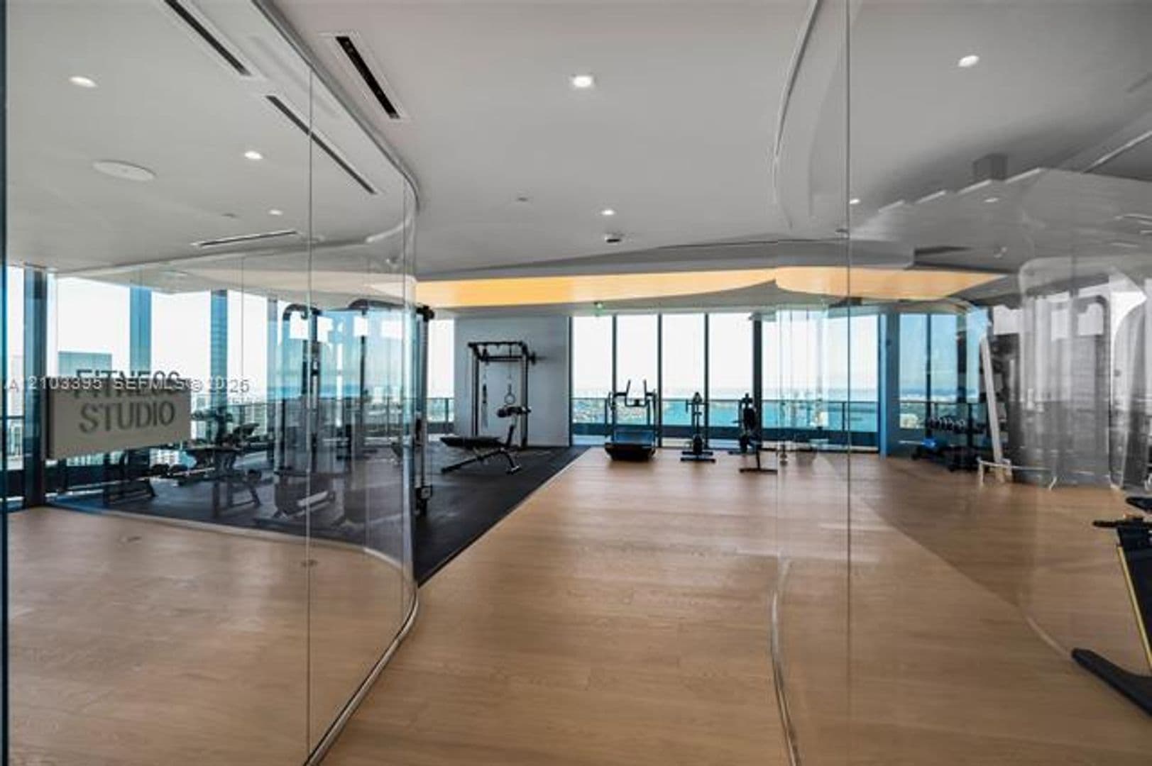 Miami Condo: 1000 Brickell Plz cu-3110
