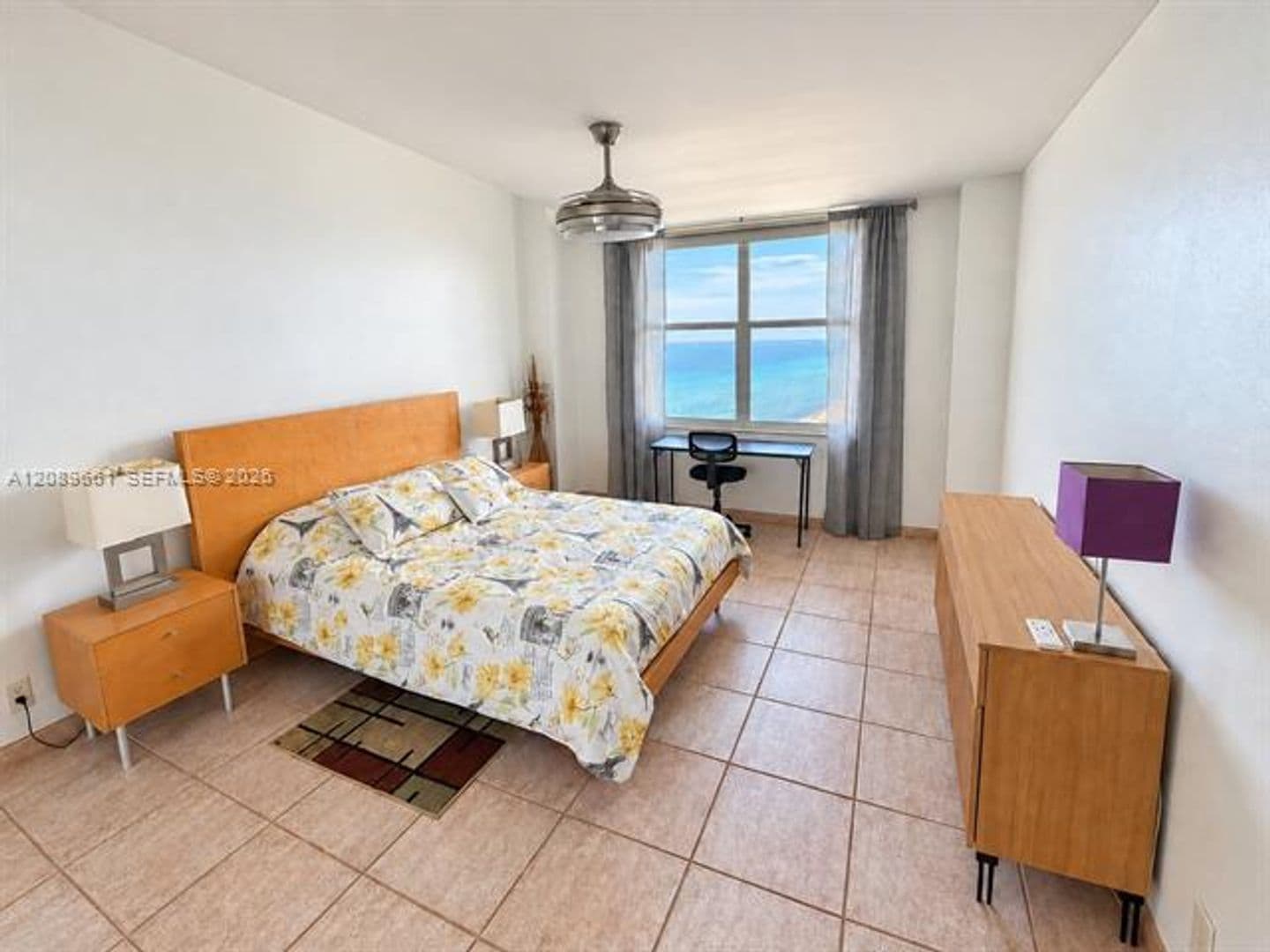Hollywood Condo: 3725 S Ocean Dr cu-1404