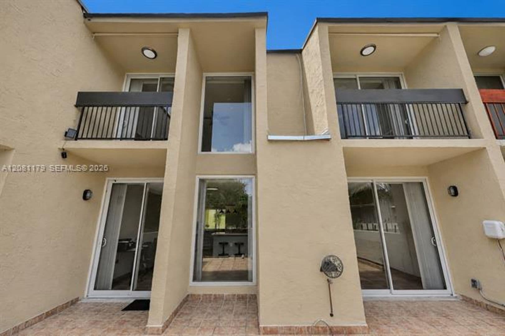 Miami Townhome: 9133 Fontainebleau Blvd th 5