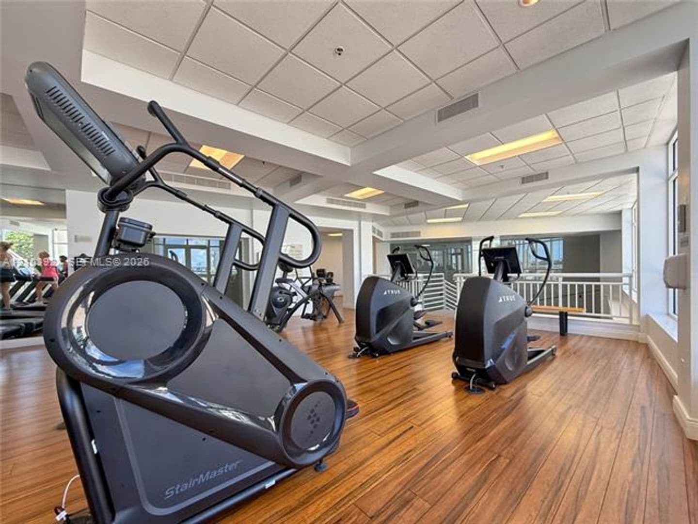 Miami Condo: 848 Brickell Key Dr cu-306