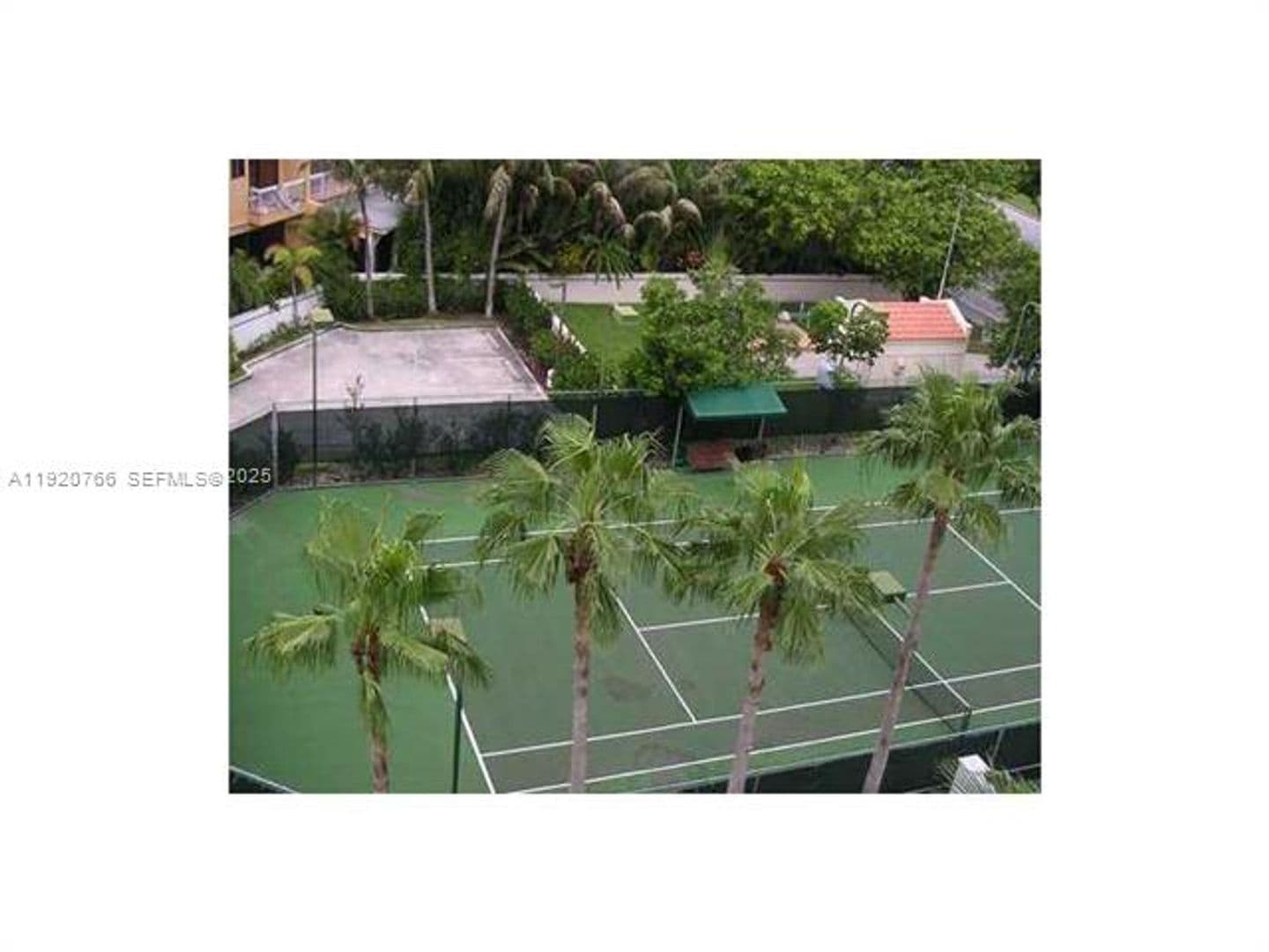 Aventura Condo: 3600 Yacht Club Dr cu-1204