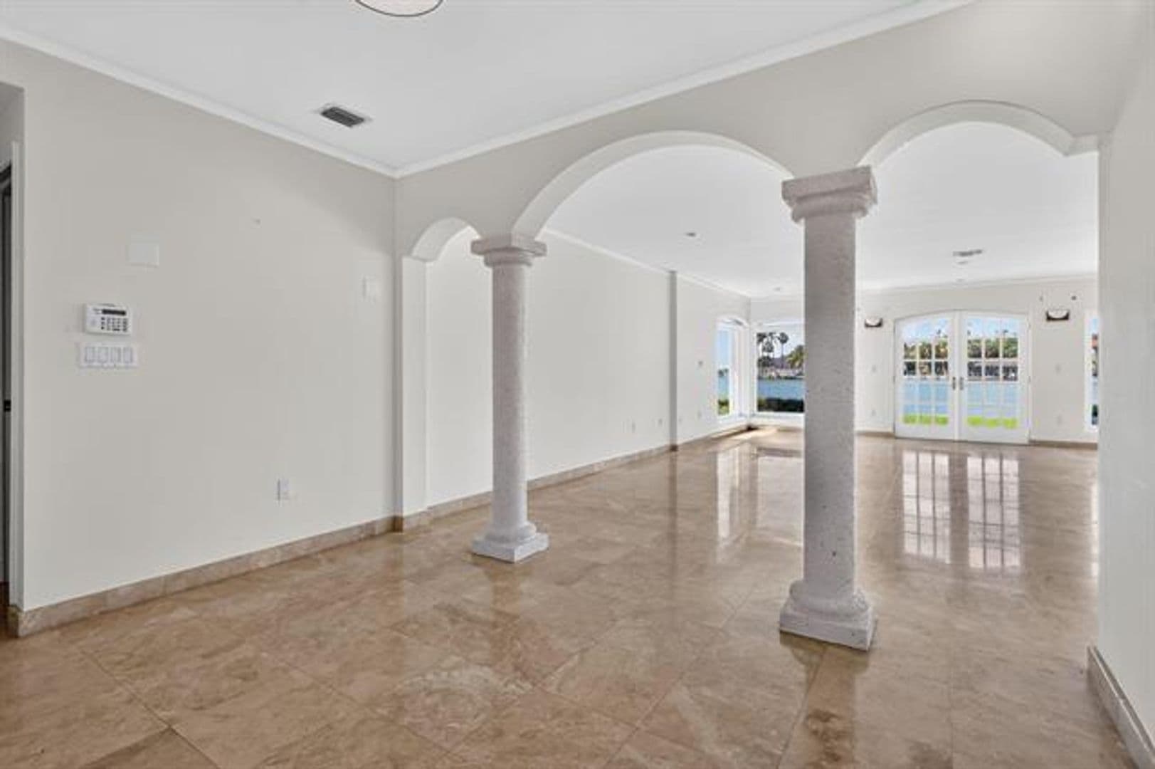 North Bay Village House: 7500 W Treasure Dr # 7500