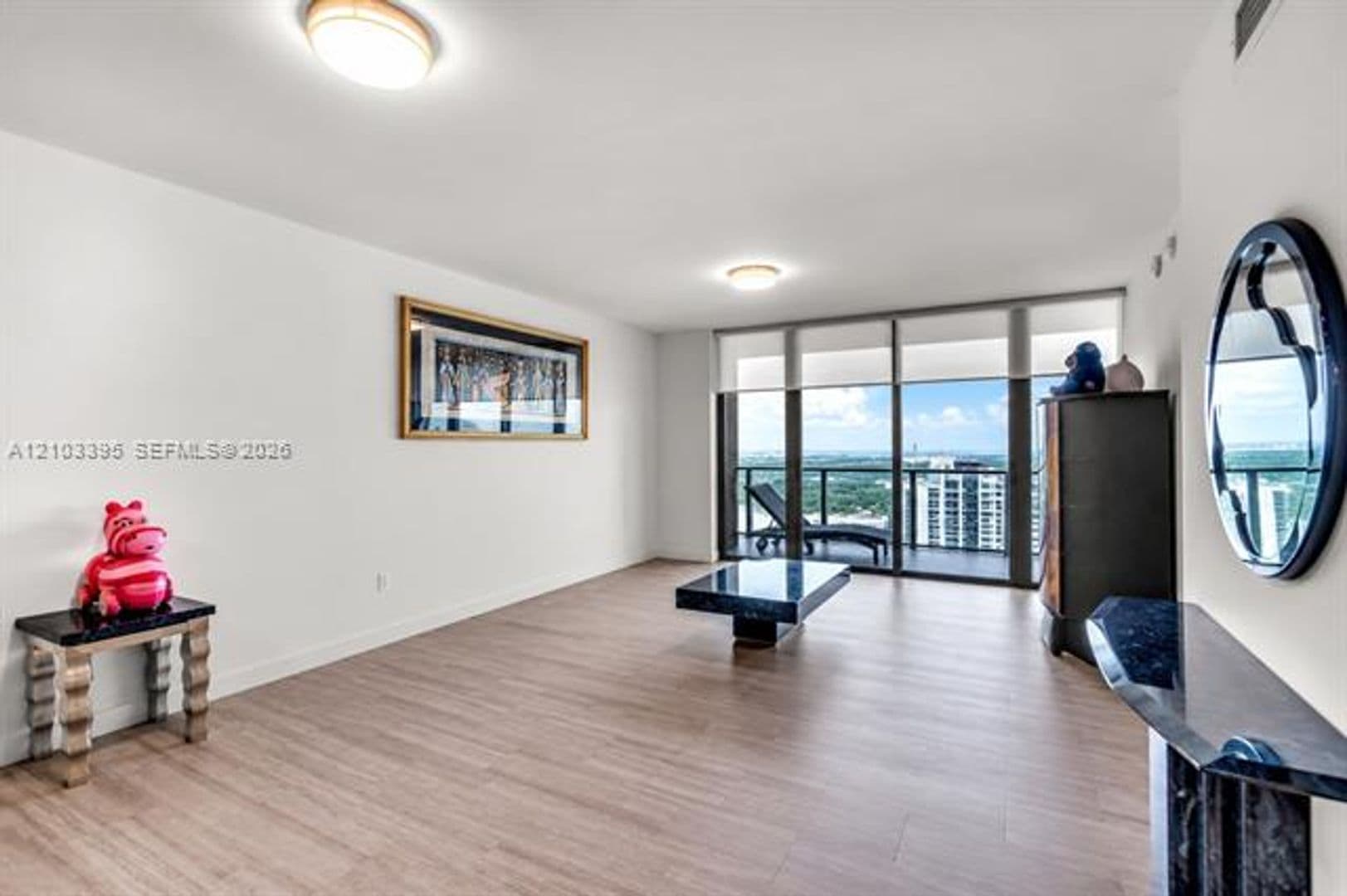 Miami Condo: 1000 Brickell Plz cu-3110