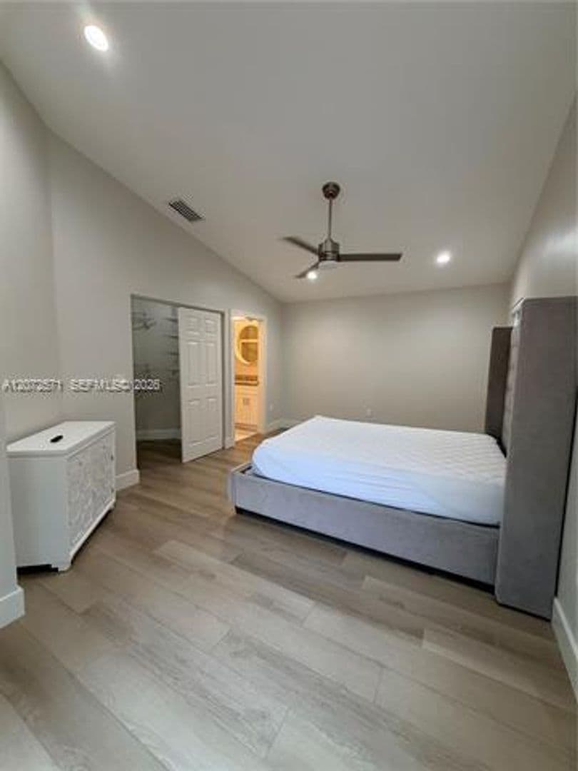 Hollywood House: 1480 Sweetbay Way # 1480
