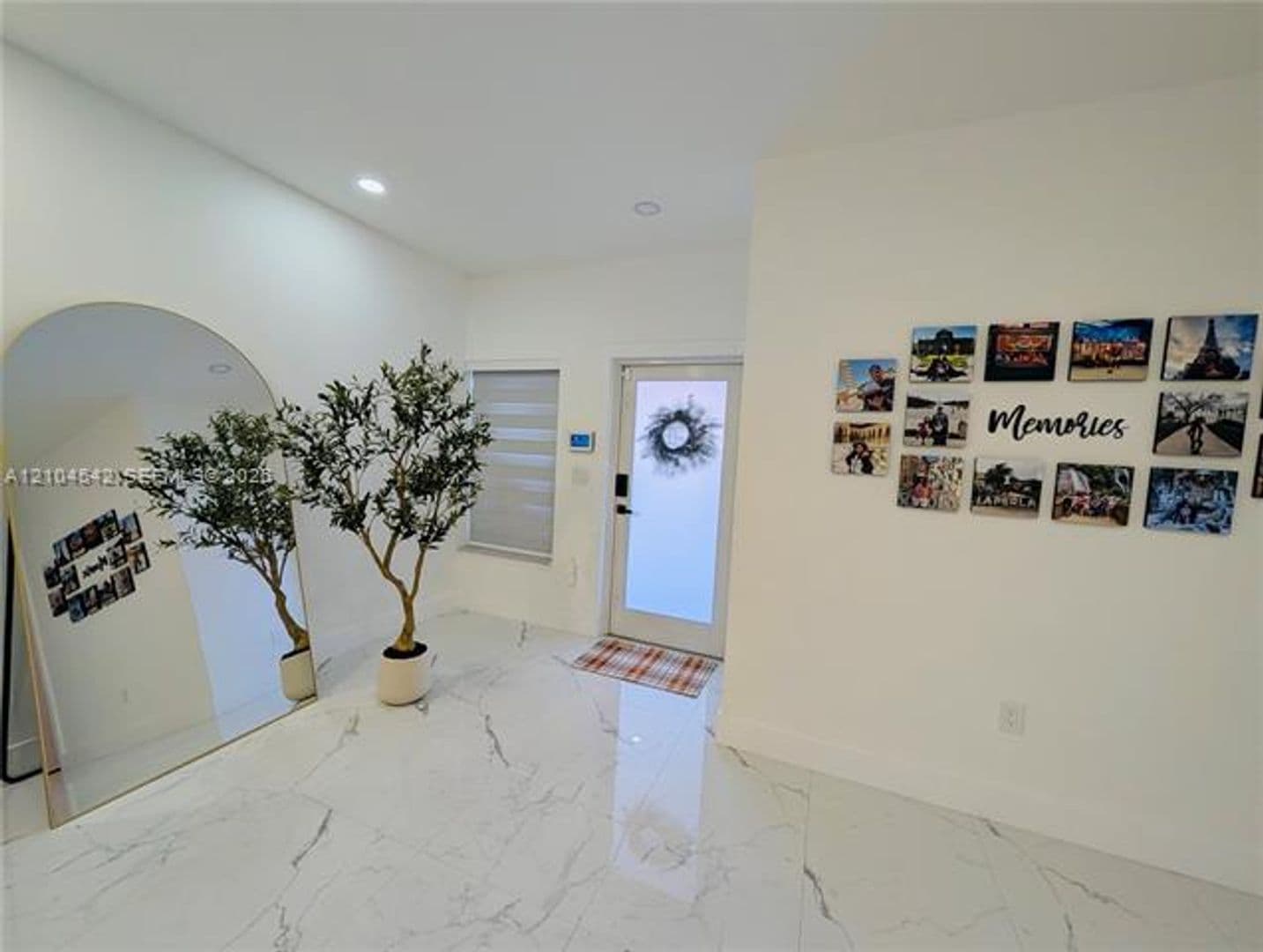 Hialeah House: 8137 NW 199th Ter # 8137