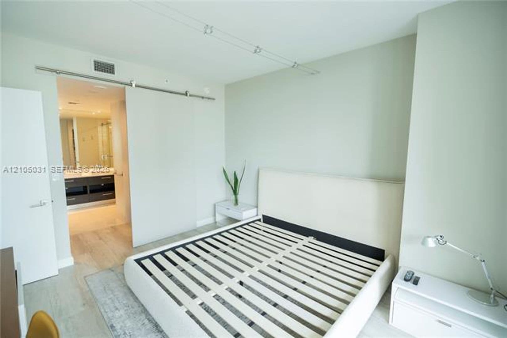 Miami Condo: 45 SW 9th St cu-1705