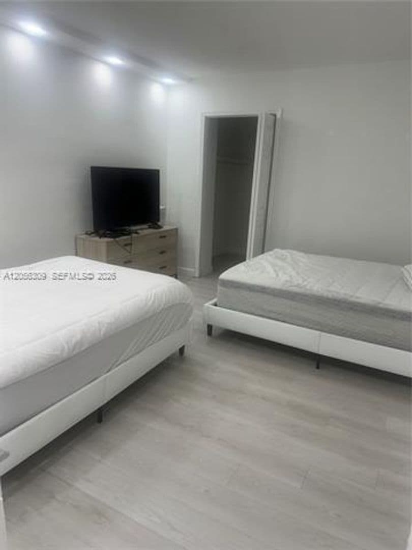 Bal Harbour Condo: 10185 Collins Ave cu-309