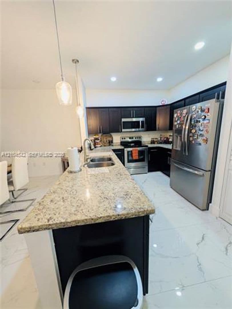 Hialeah House: 8137 NW 199th Ter # 8137