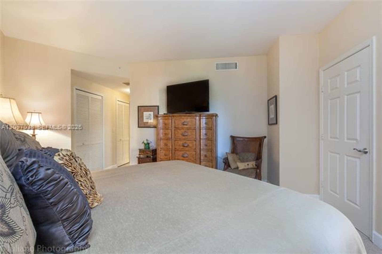 Coral Gables Condo: 100 Andalusia Ave cu-609