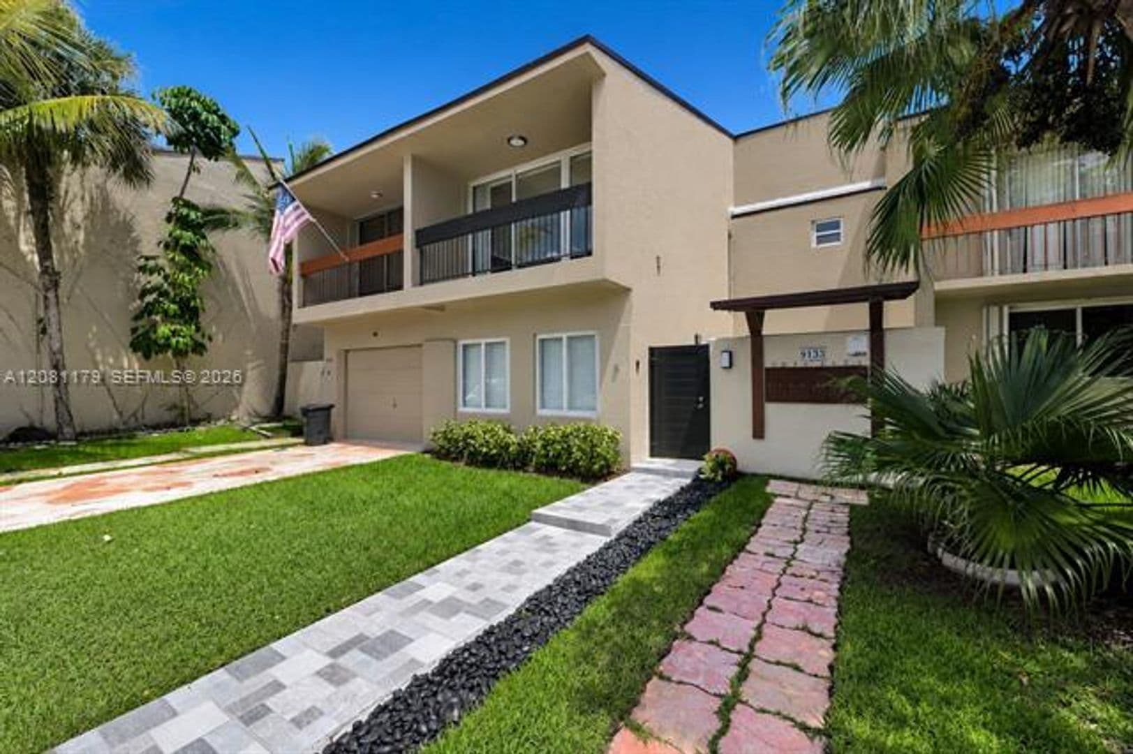 Miami Townhome: 9133 Fontainebleau Blvd th 5