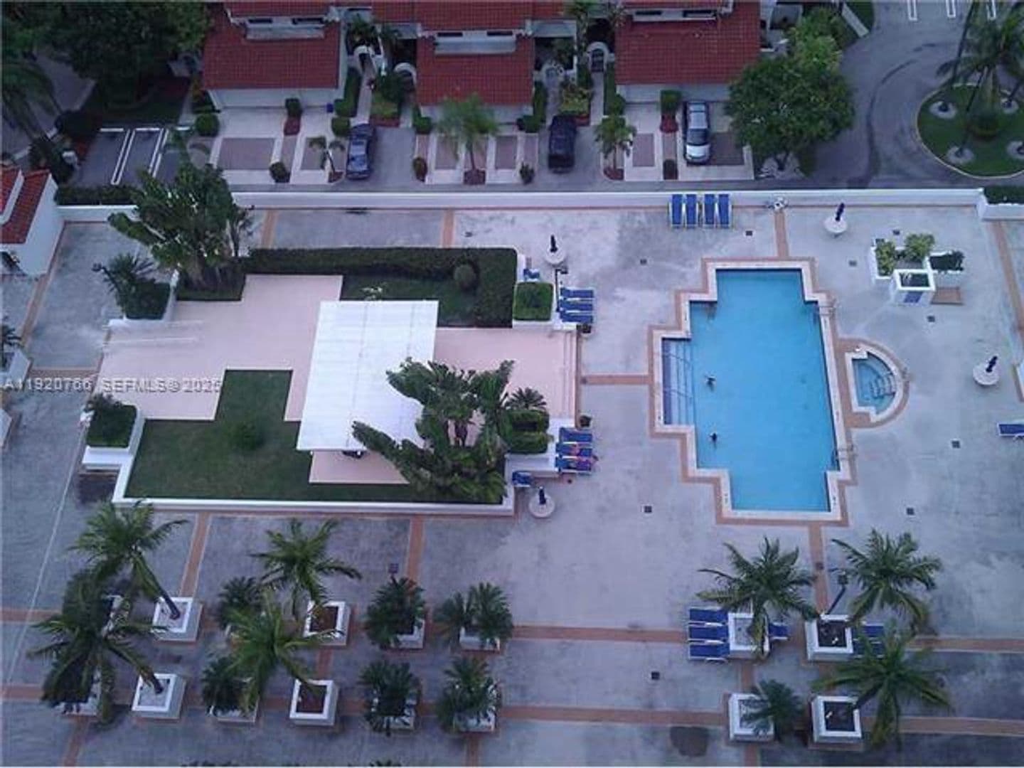 Aventura Condo: 3600 Yacht Club Dr cu-1204