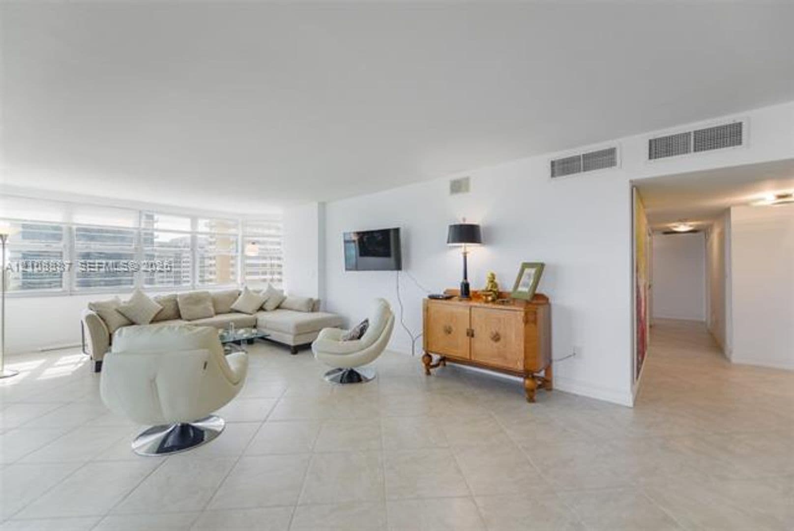 Hallandale Beach Condo: 1950 S Ocean Dr cu-18Q
