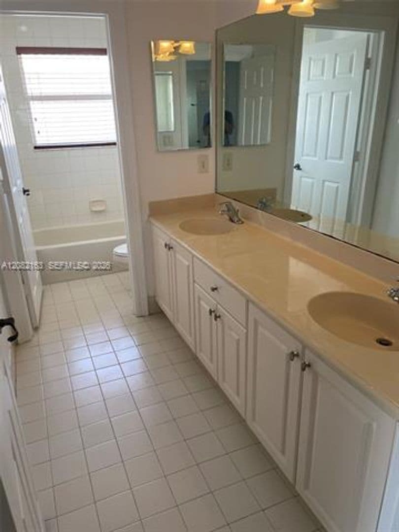 Miramar House: 17404 SW 47th Ct # 17404