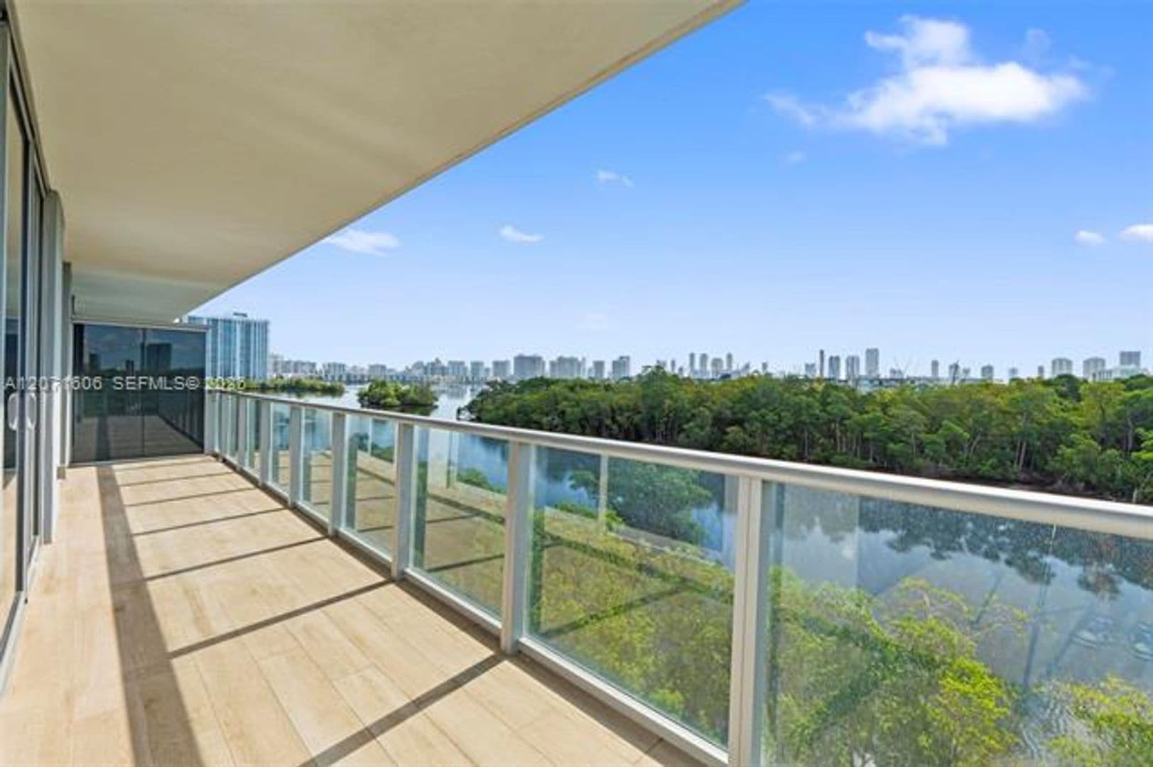 North Miami Beach Condo: 16385 Biscayne Blvd cu-521