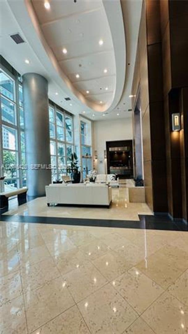 Miami Condo: 1155 Brickell Bay Dr cu-1906