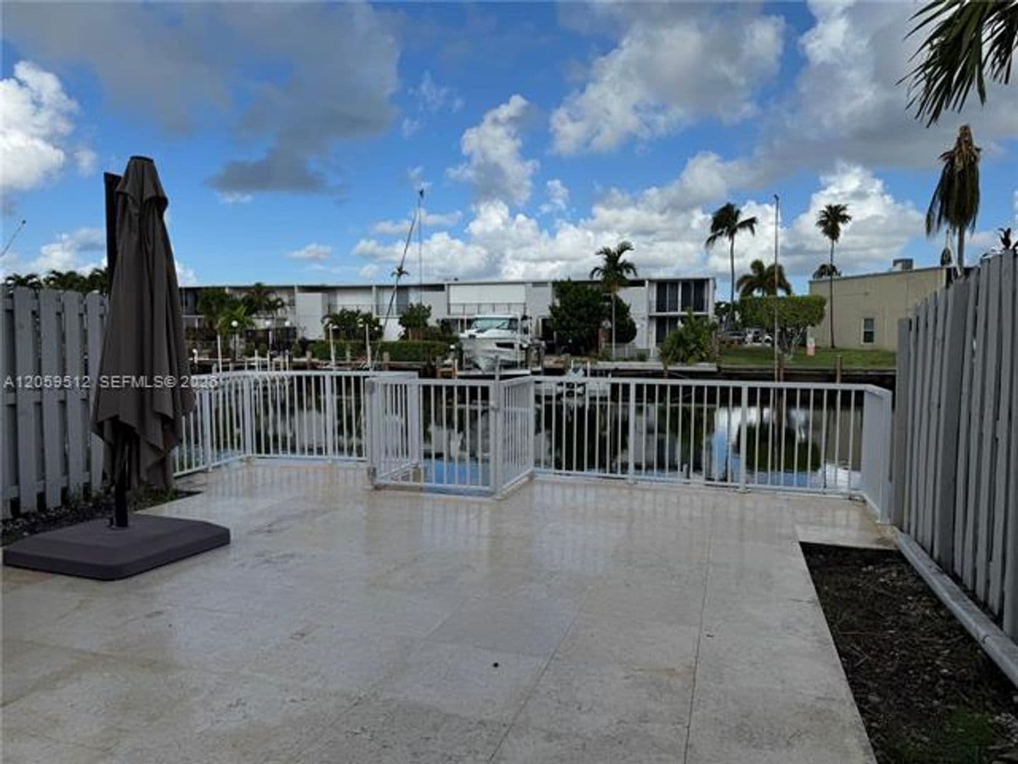 Hallandale Beach Townhome: 921 NE 26th Ave th 921
