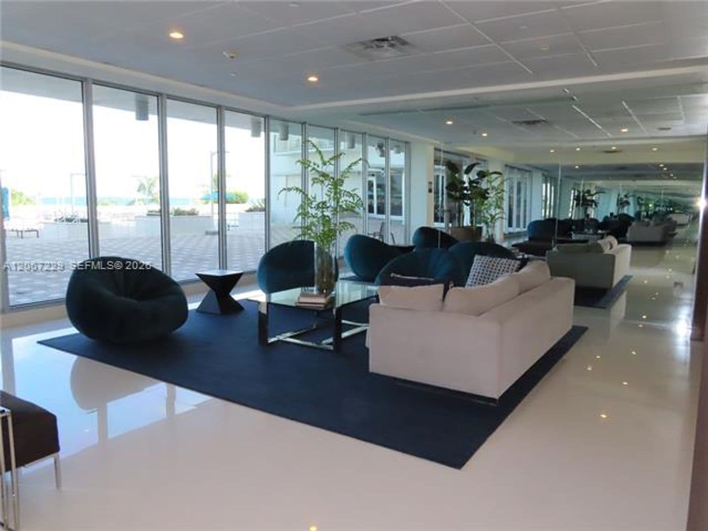 Miami Beach Condo: 5701 Collins Ave cu-1003