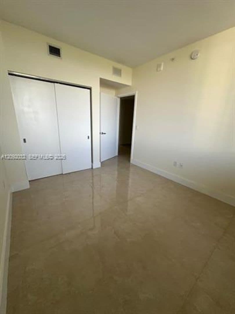 North Miami Beach Condo: 16385 Biscayne Blvd cu-2606
