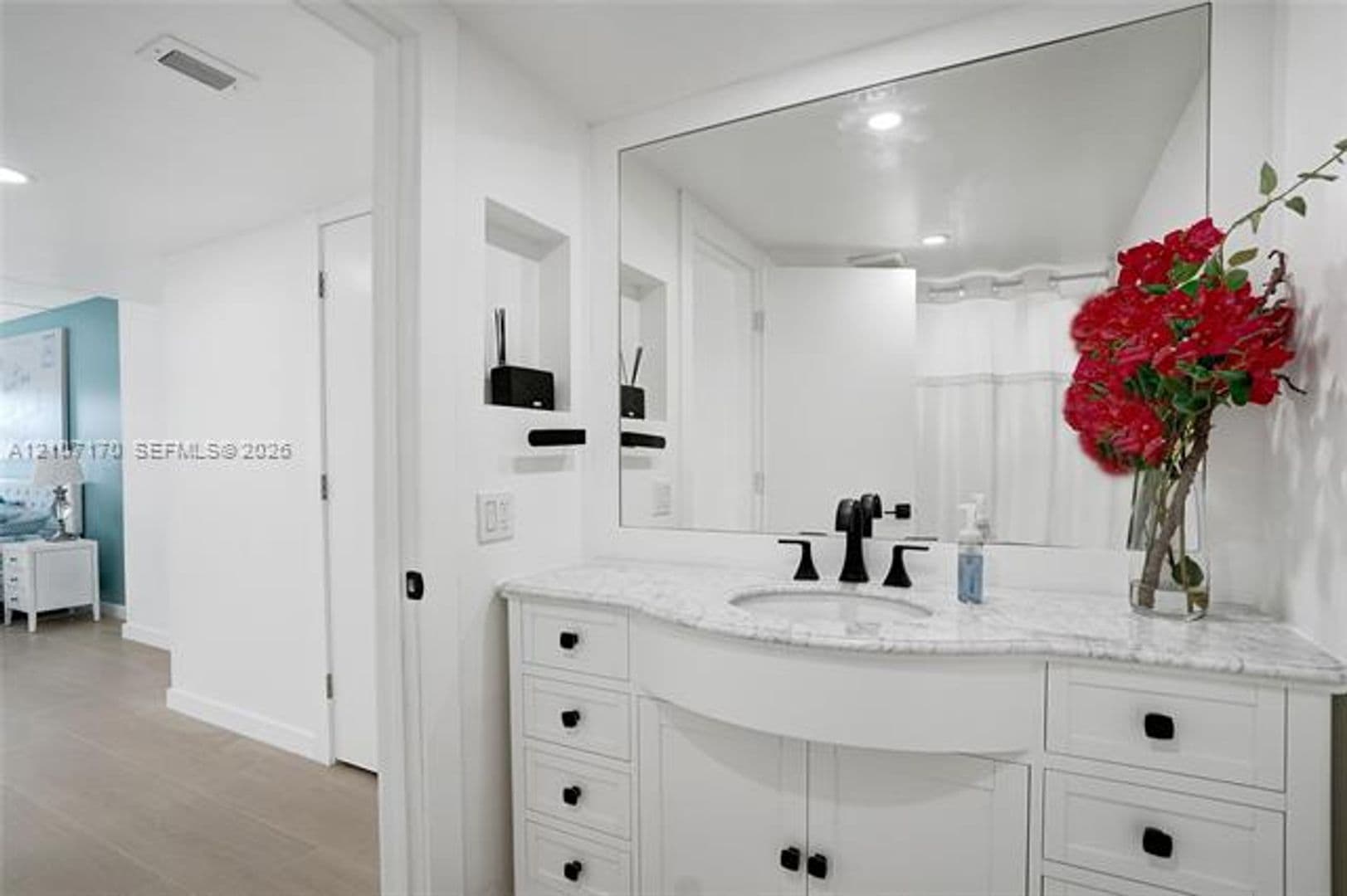Hollywood Condo: 1201 S Ocean Dr cu-908S