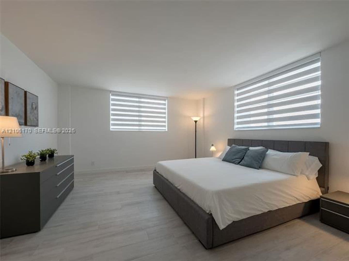 Hollywood Condo: 4001 S Ocean Dr cu-12B