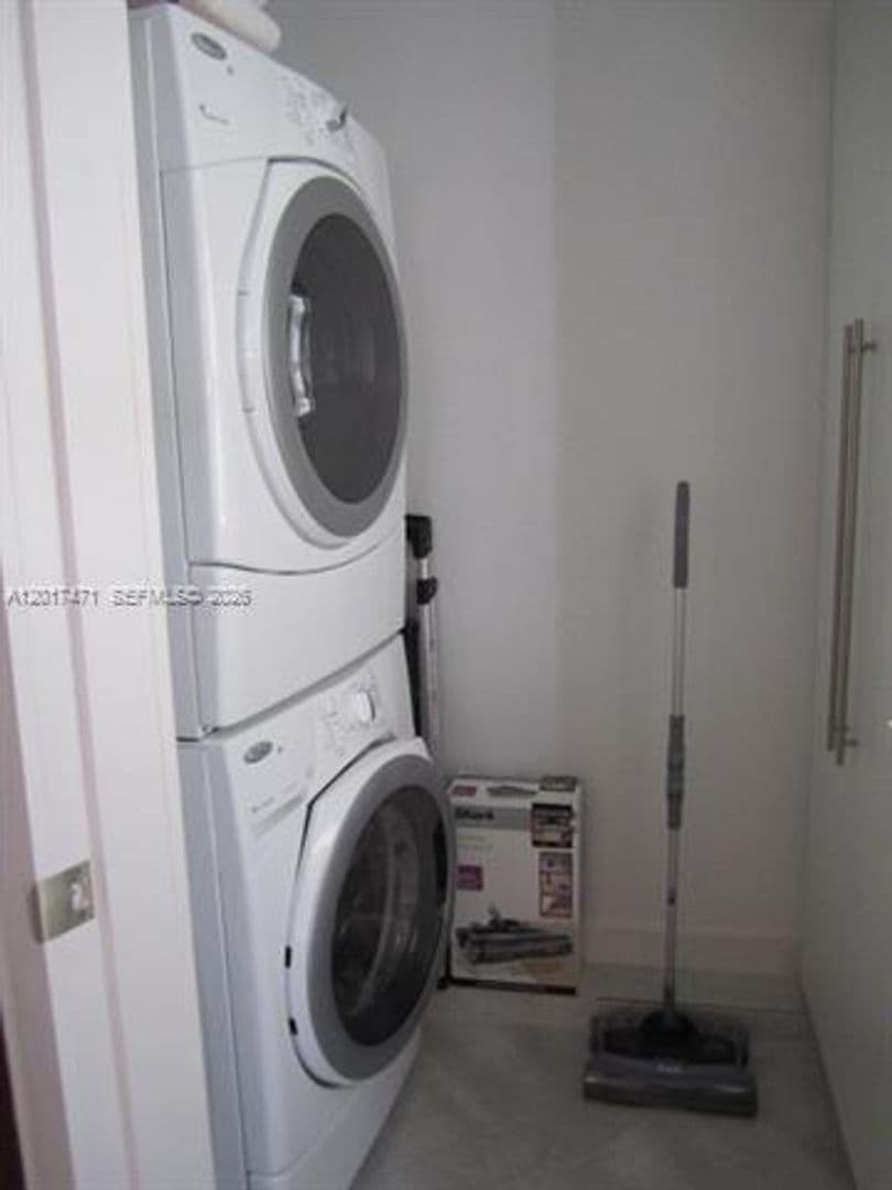 Miami Beach Condo: 1881 Washington Ave cu-PHG