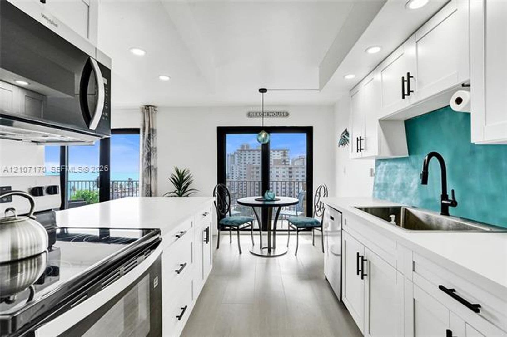 Hollywood Condo: 1201 S Ocean Dr cu-908S