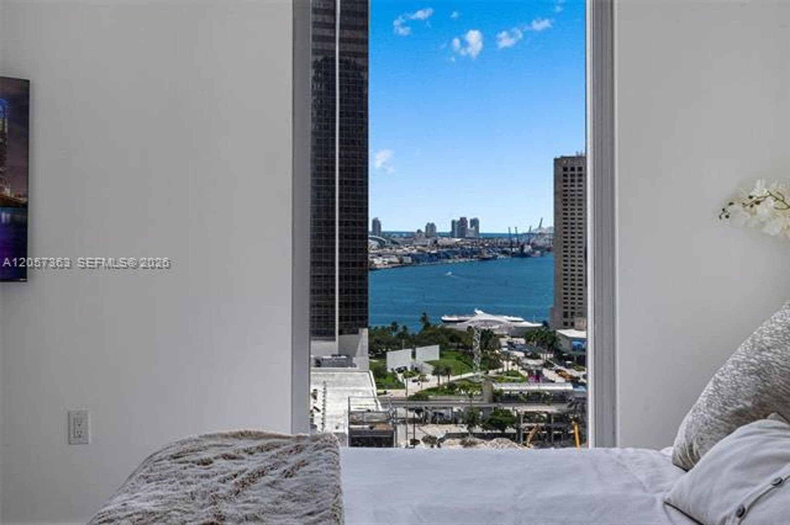 Miami Condo: 151 SE 1st St cu-2102