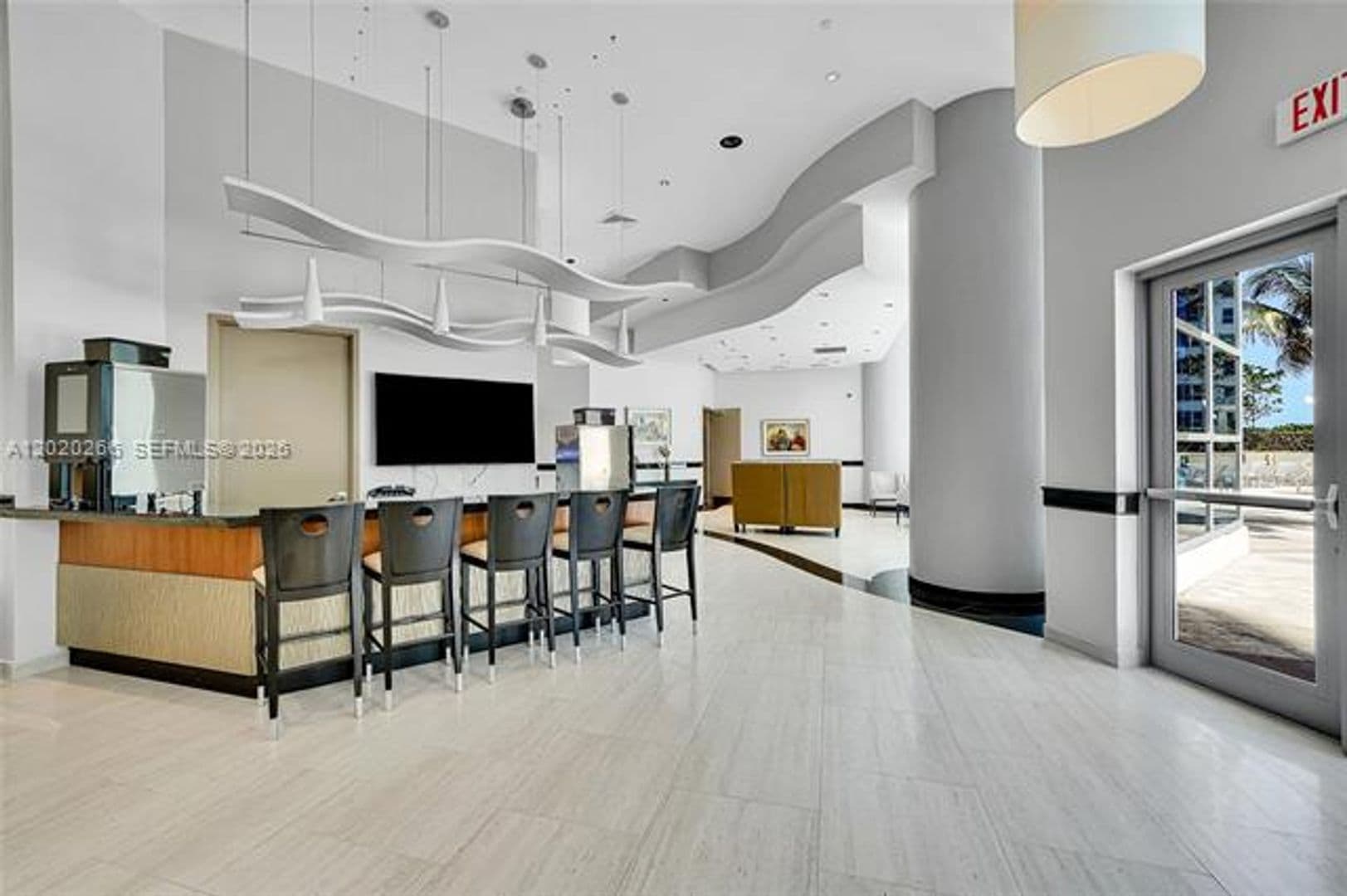 Hollywood Condo: 3101 S Ocean Dr cu-701