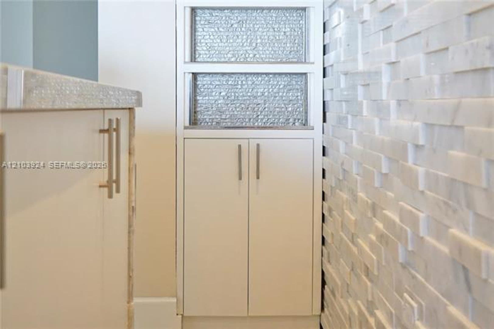 Miami Condo: 848 Brickell Key Dr cu-306