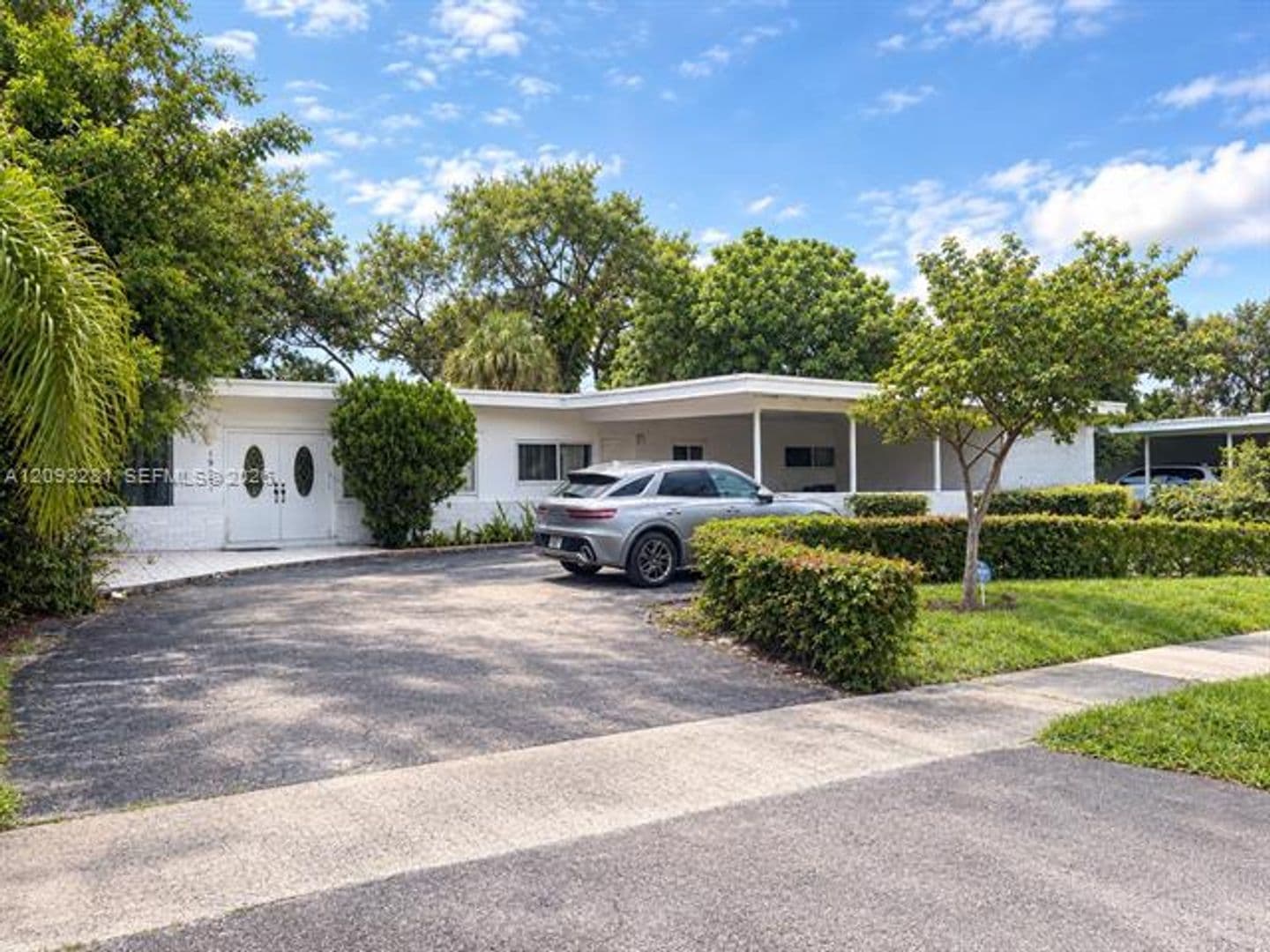 North Miami Beach House: 19091 NE 20th Ct # 19091