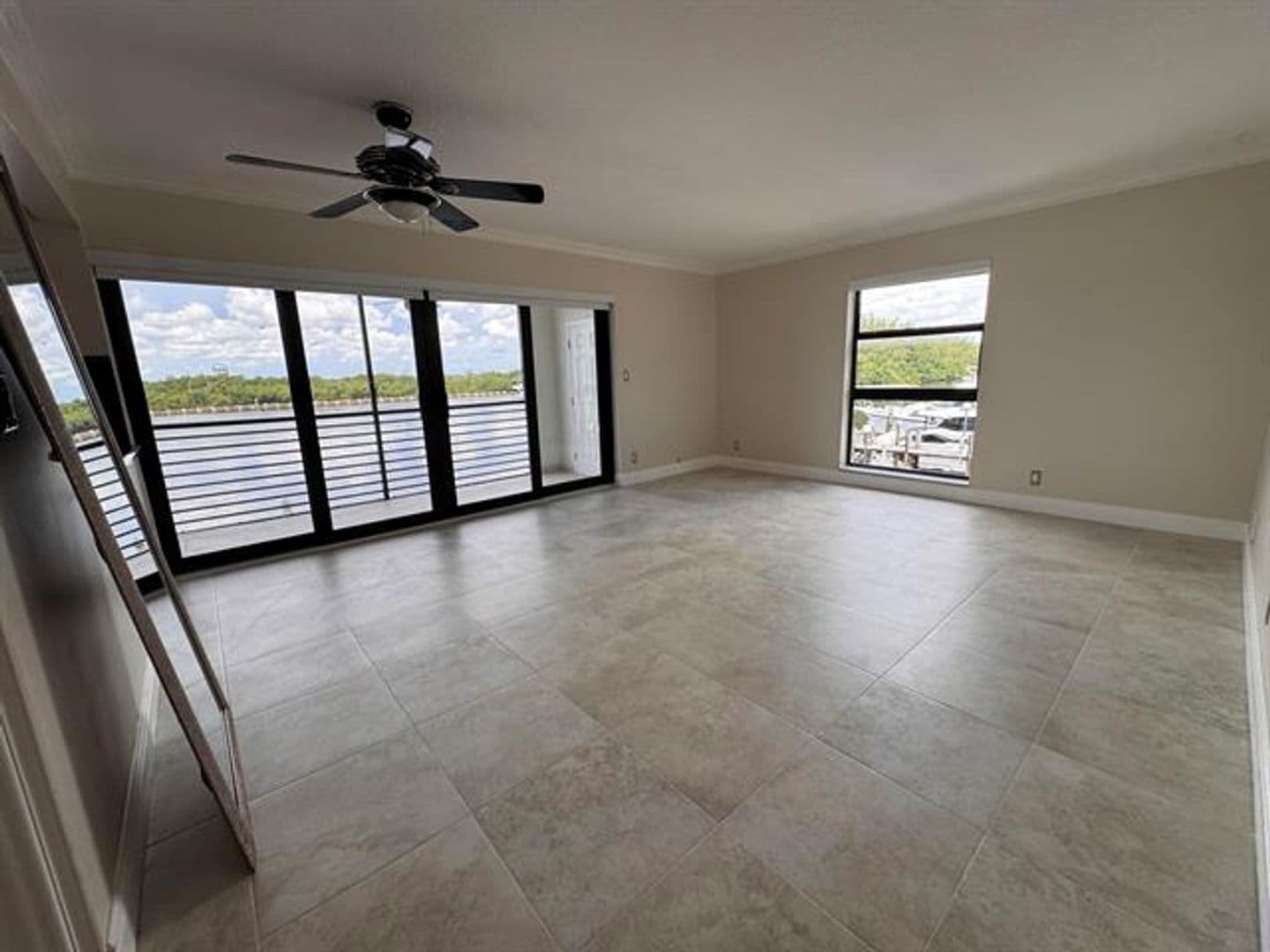 Hollywood Condo: 3200 N Ocean Dr cu-206