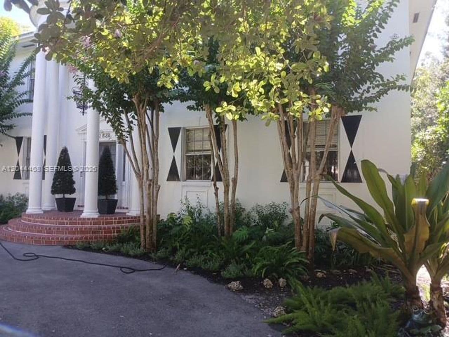 Coral Gables Townhome: 2828 Segovia St th 1