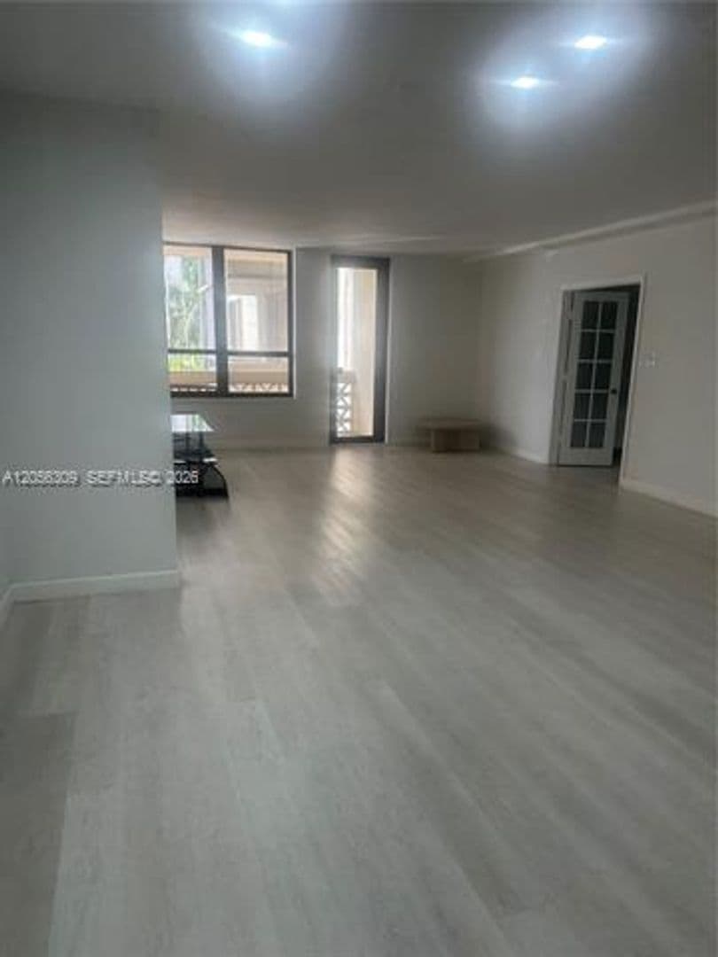Bal Harbour Condo: 10185 Collins Ave cu-309
