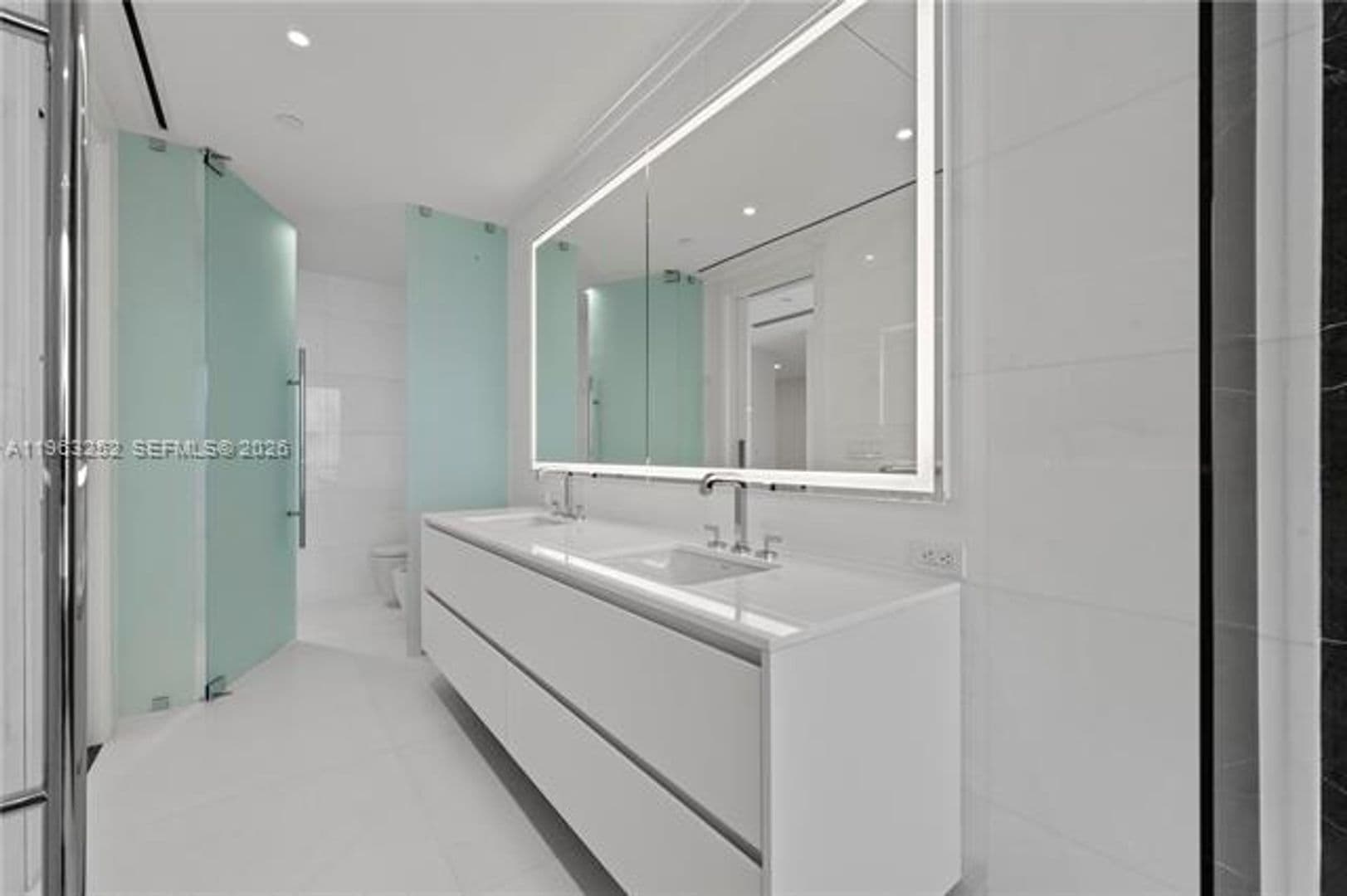 Miami Condo: 300 Biscayne Blvd Way cu-4404