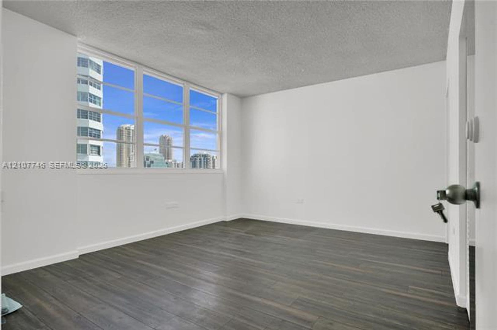 Miami Condo: 905 Brickell Bay Dr cu-1121