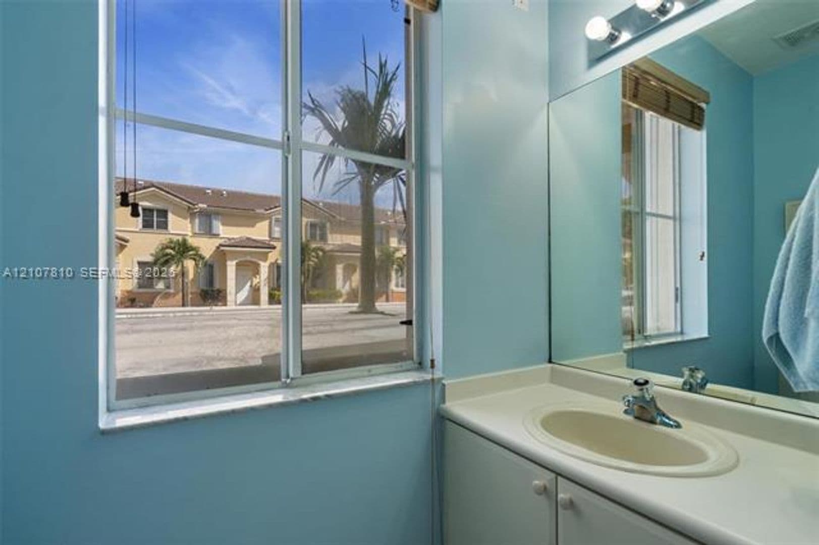 Hialeah Condo: 6940 NW 177th St cu-P105