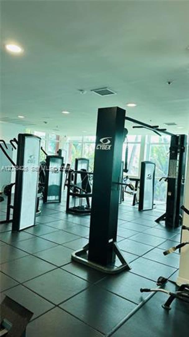 Miami Condo: 1155 Brickell Bay Dr cu-1906