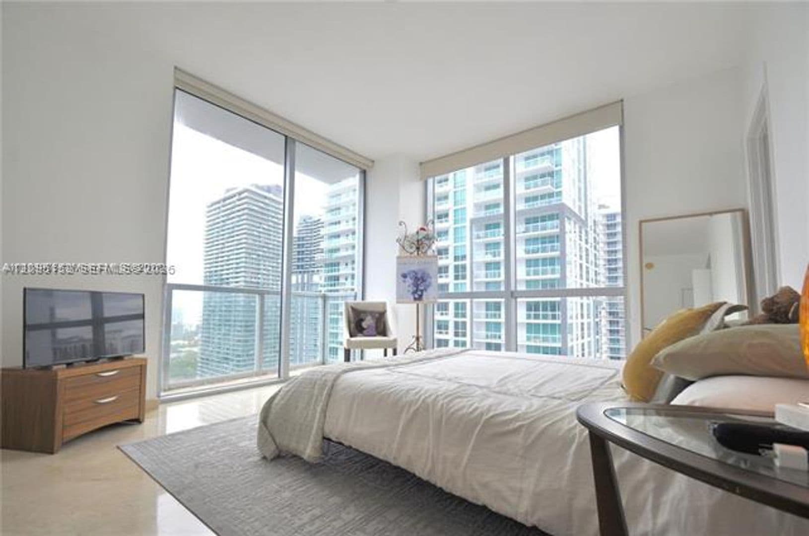 Miami Condo: 1060 Brickell Ave cu-3111