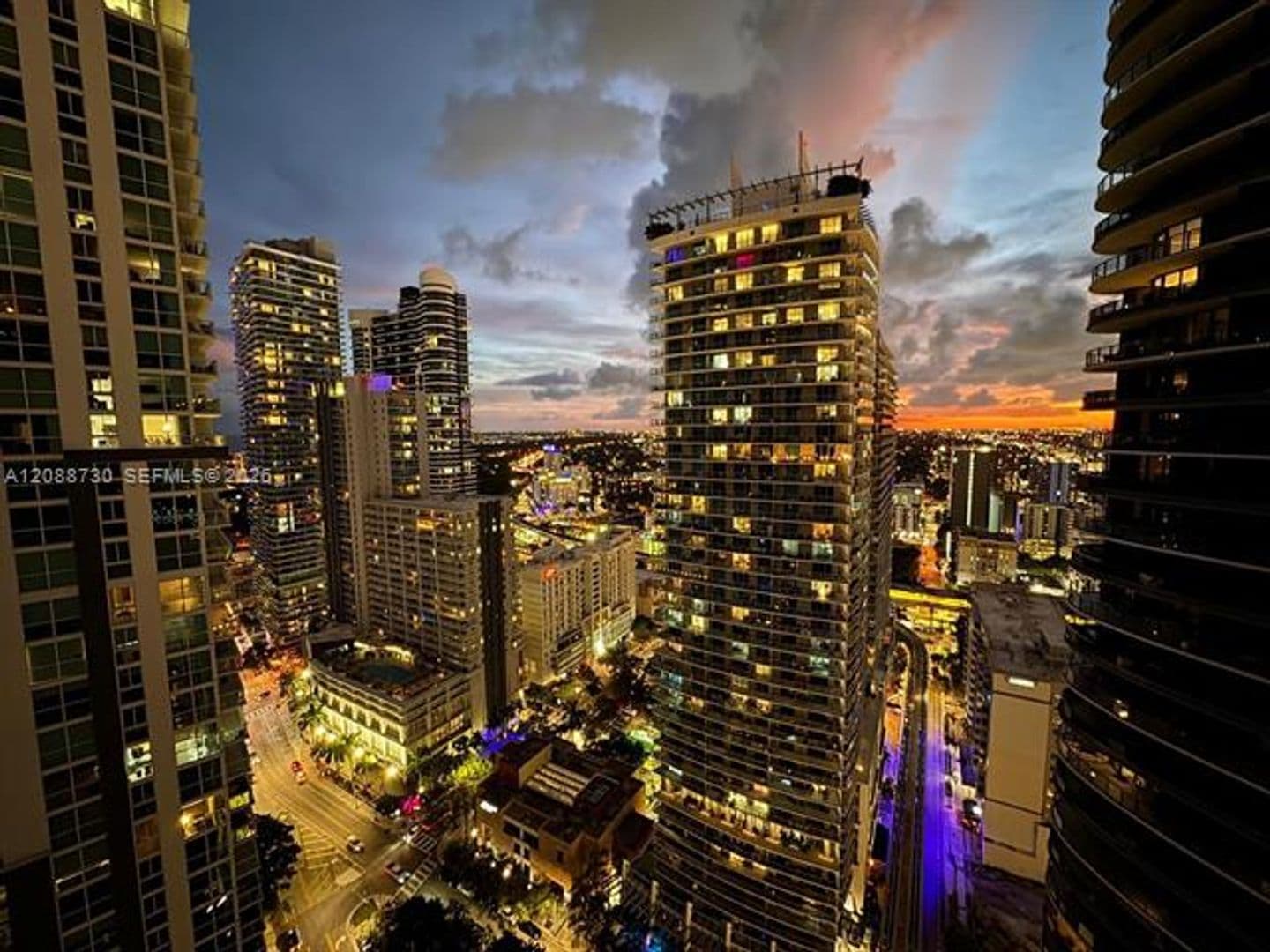 Miami Condo: 1050 Brickell Ave cu-3216