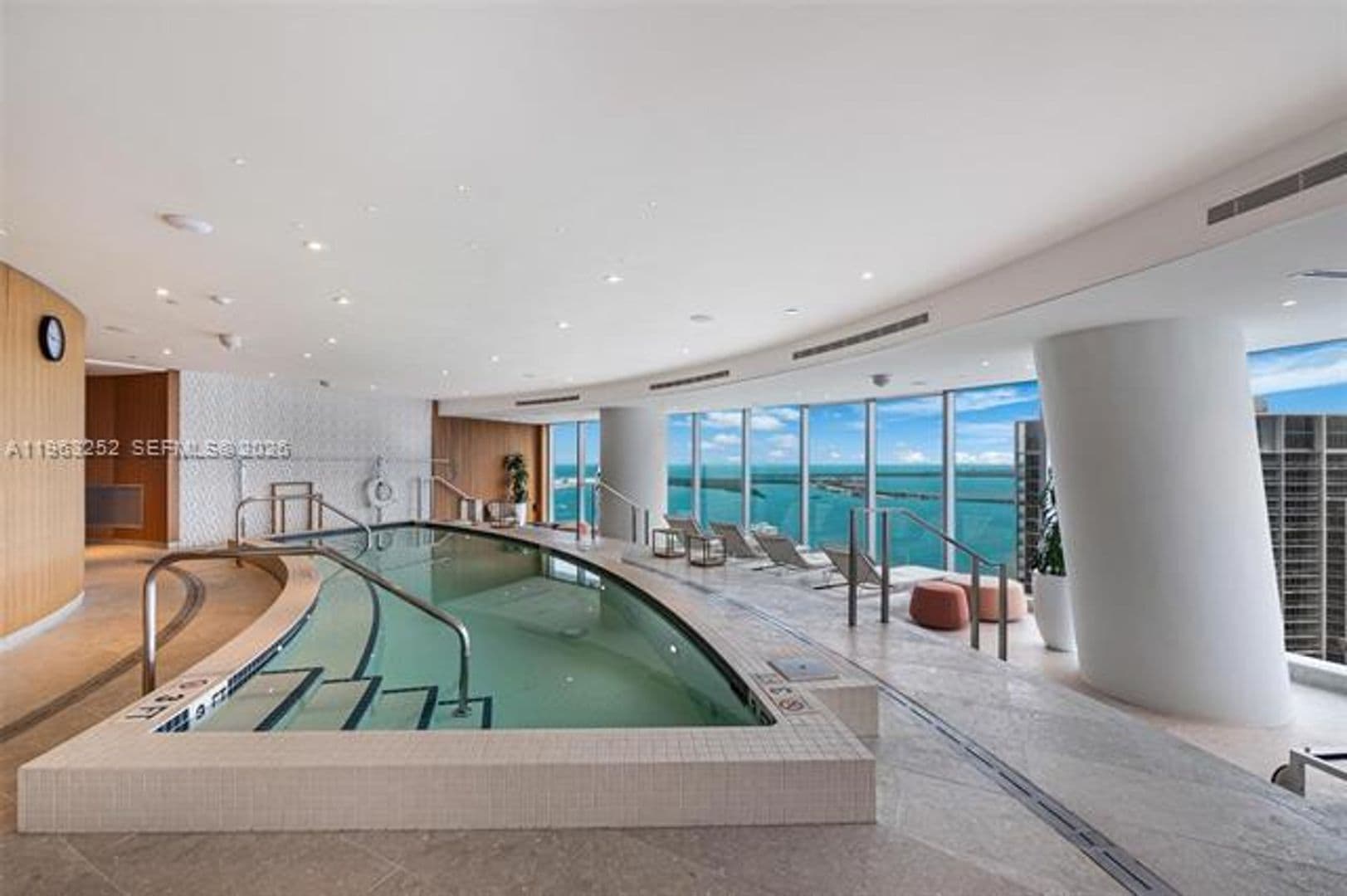 Miami Condo: 300 Biscayne Blvd Way cu-4404