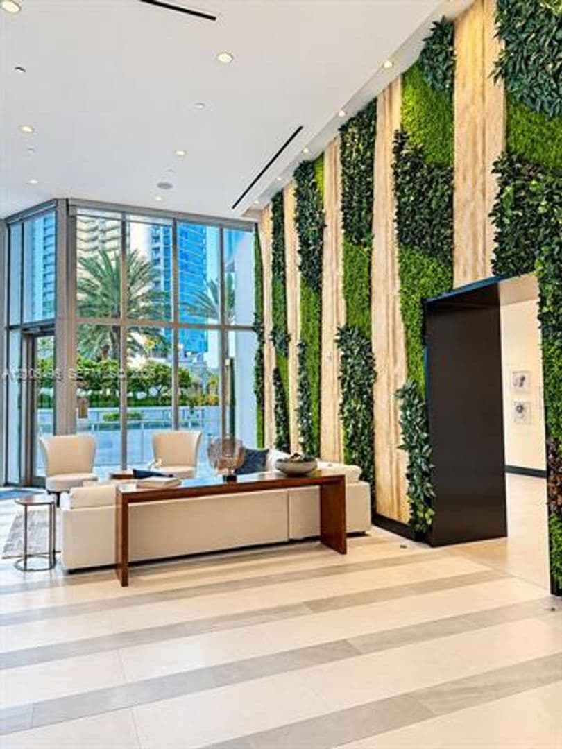 Miami Condo: 851 NE 1st Ave cu-2309