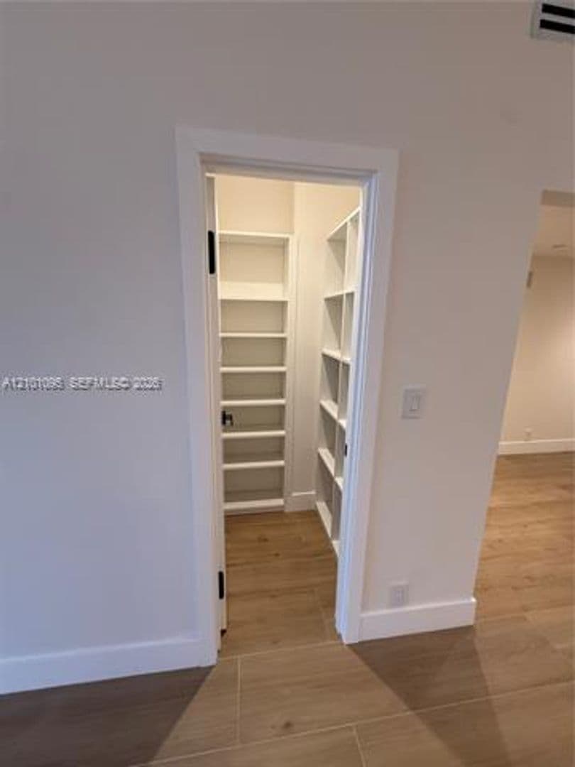 Key Biscayne Condo: 151 Crandon Blvd cu-140