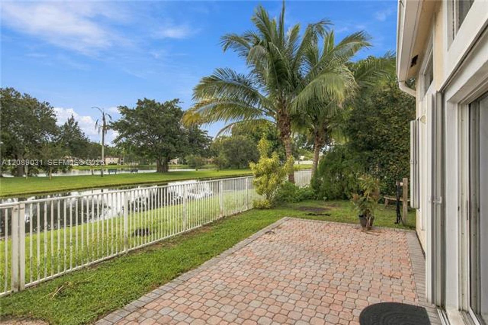 Plantation House: 10000 NW 4th St # 10000