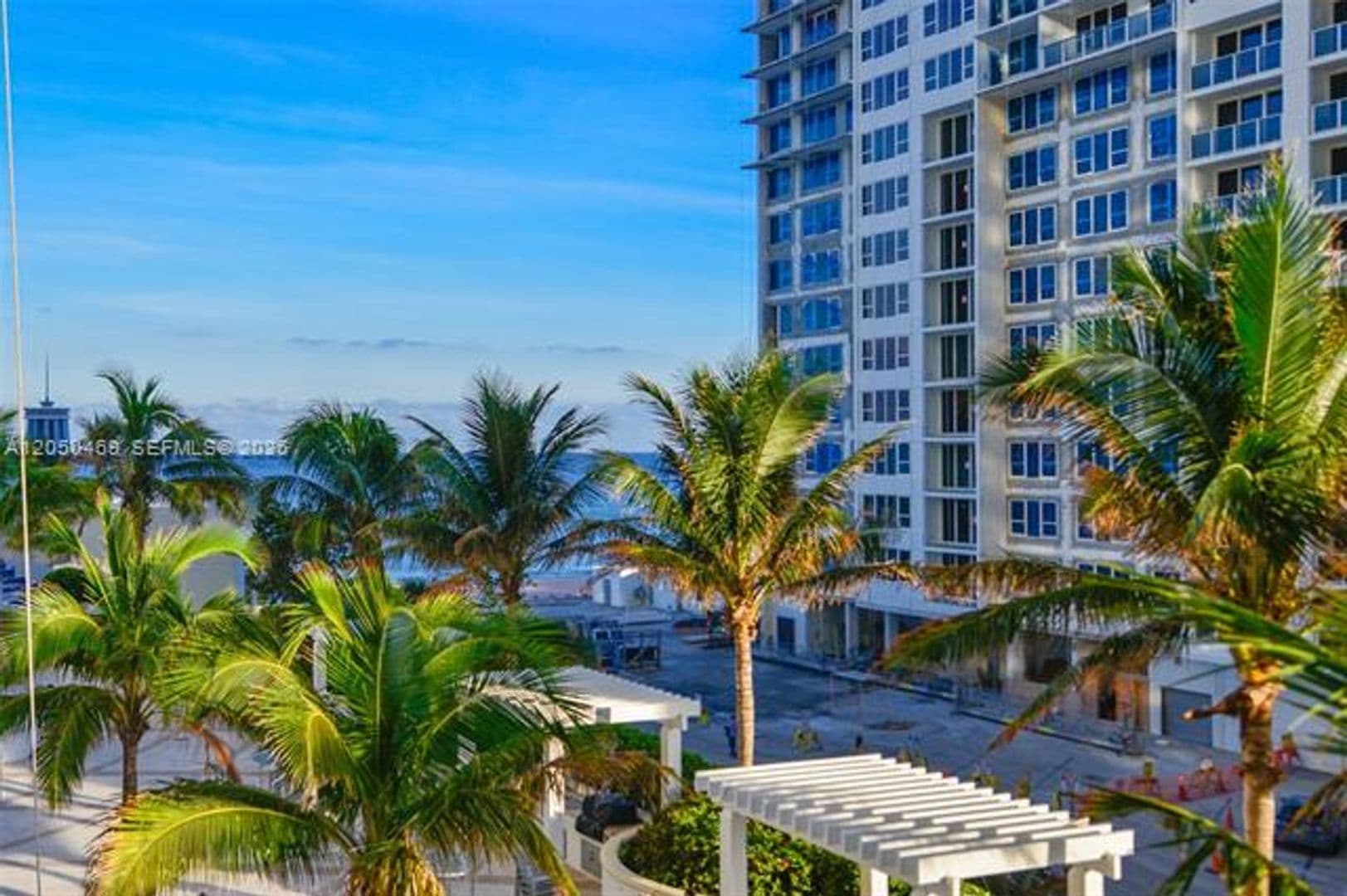 Hollywood Condo: 3101 S Ocean Dr cu-404