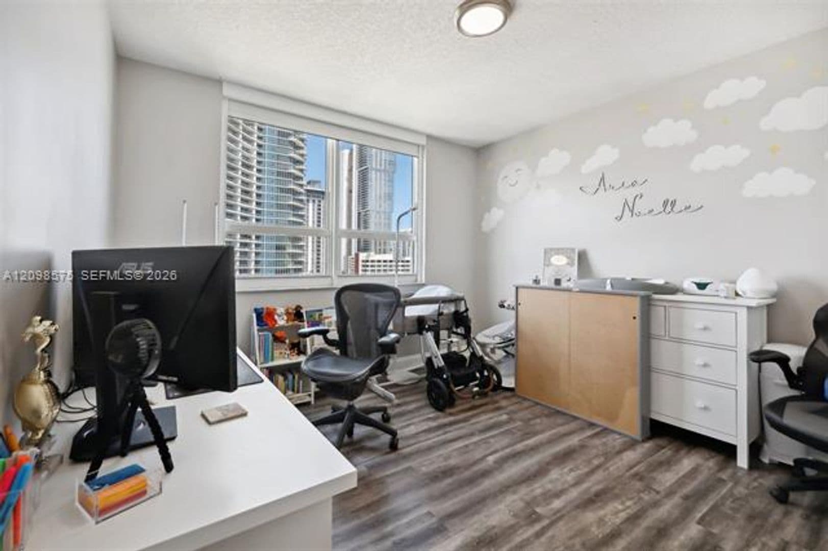Miami Condo: 2000 N Bayshore Dr cu-1401