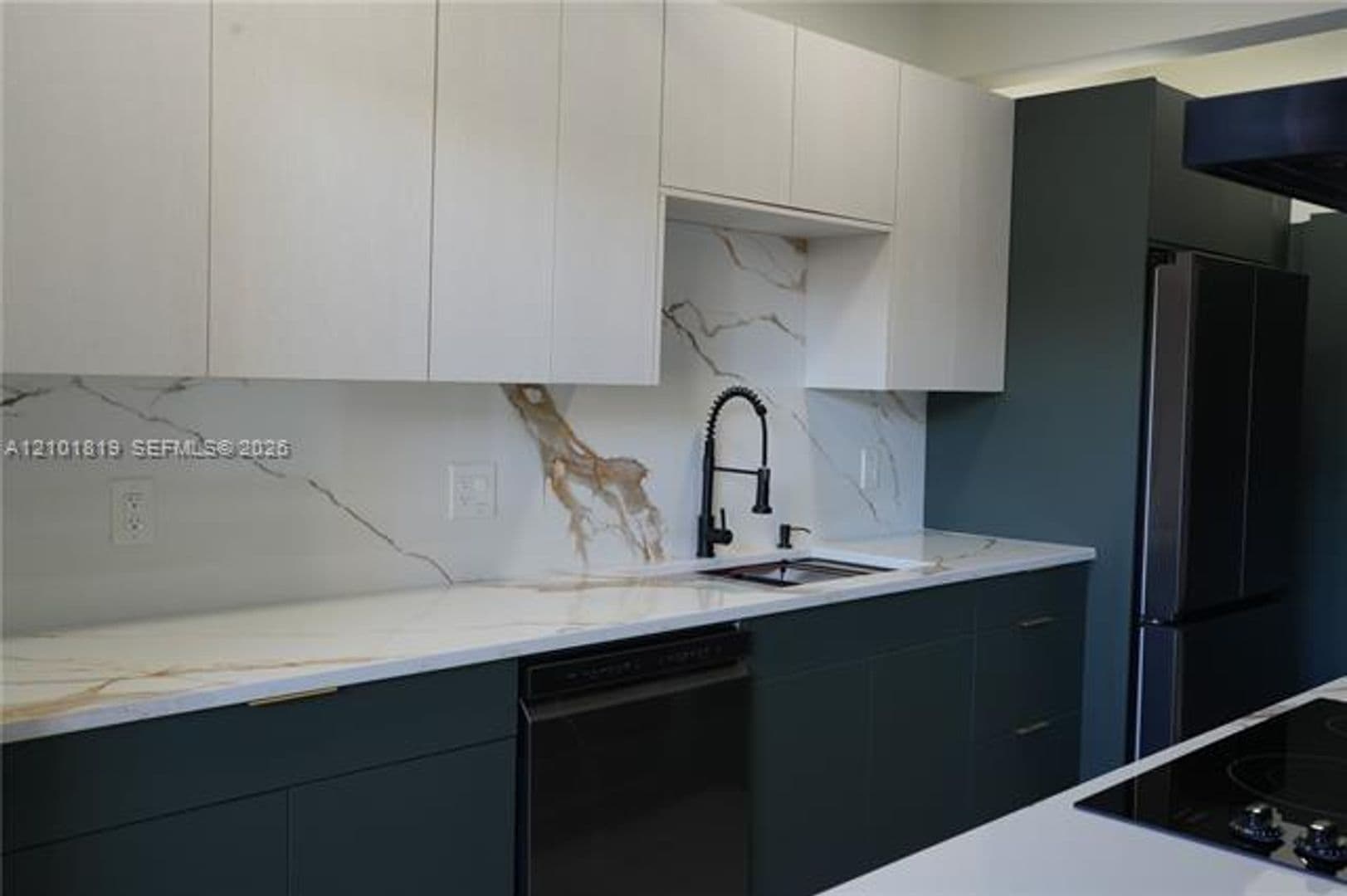 Plantation Townhome: 701 E Coco Plum Cir th 8