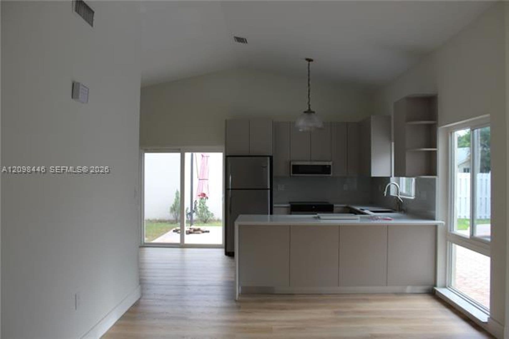 Davie House: 681 Pine Ridge Ter # 0